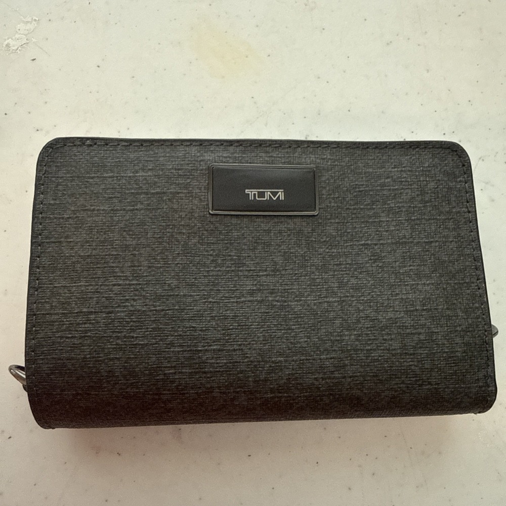 Tumi Wallet Zip Earl Grey Coated Canvas Card Holder